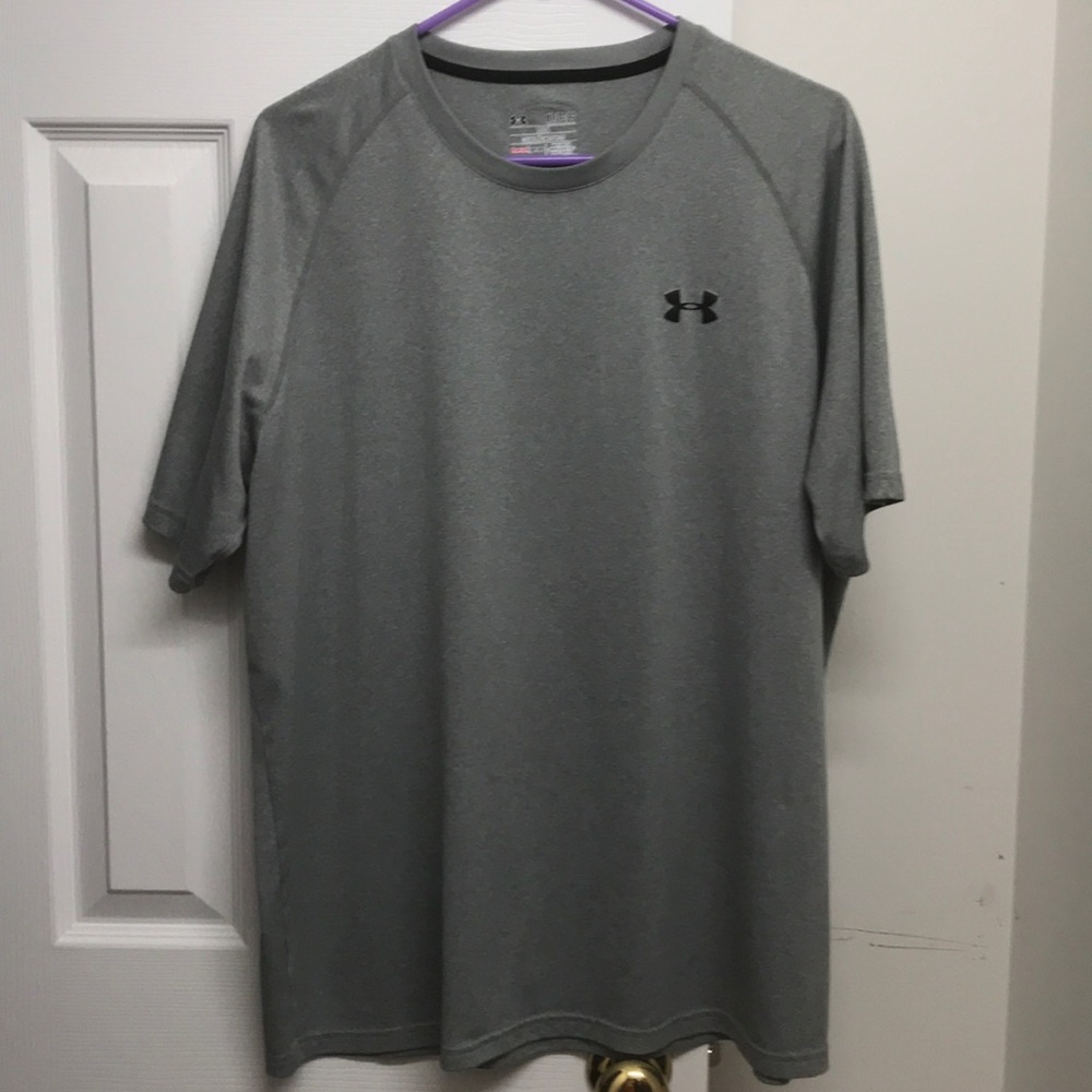 Under Armour Heatgear Shirt Size XL. Like New!